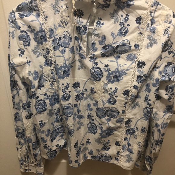 Zara White & Blue flowers long sleeve blouse - Picture 5 of 6